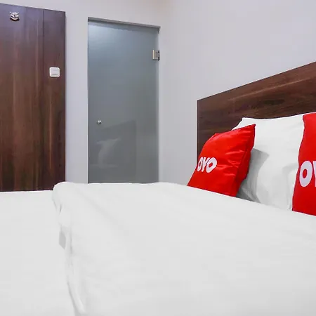 Hotel O Near Pasar Baru-3